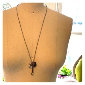 Express charm necklace
